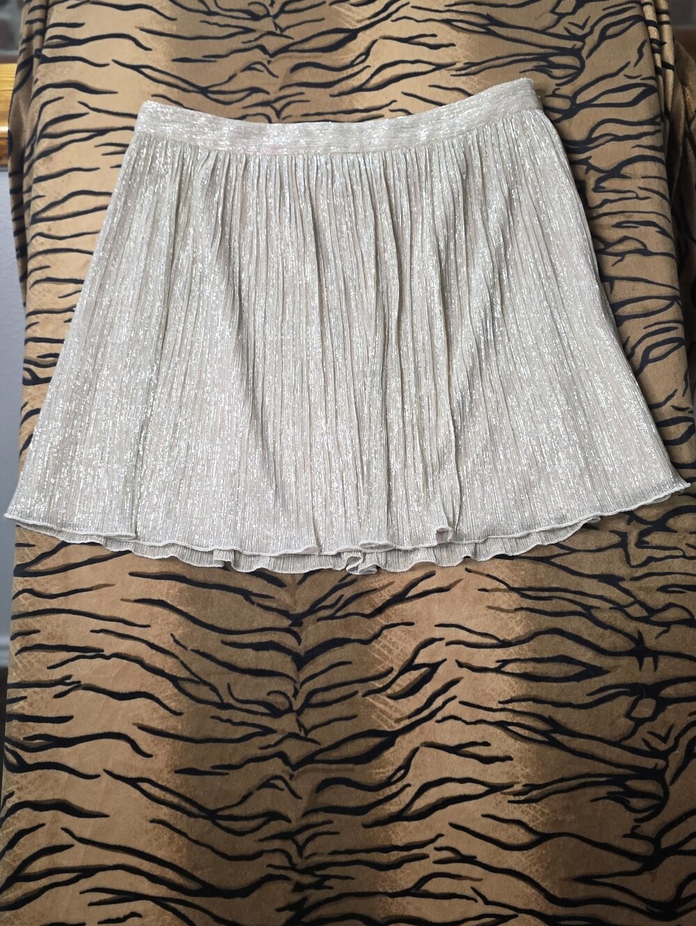 The Letter Champagne Gold Metallic Pleated Mini Skirt Size M Plisse Flare Shimme
